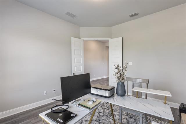 Building Photo - 10401 Trail Ridge Dr