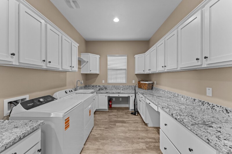 Building Photo - 3925 Gold Ridge Rd