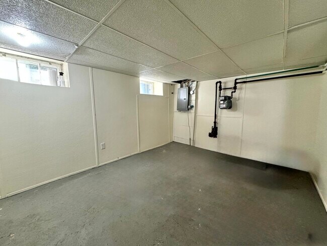 Building Photo - 40 Highland Ave
