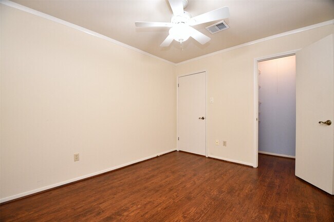 Building Photo - 1814 Cherry Bend Dr