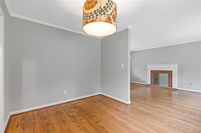 Building Photo - 1435 Thomas Rd