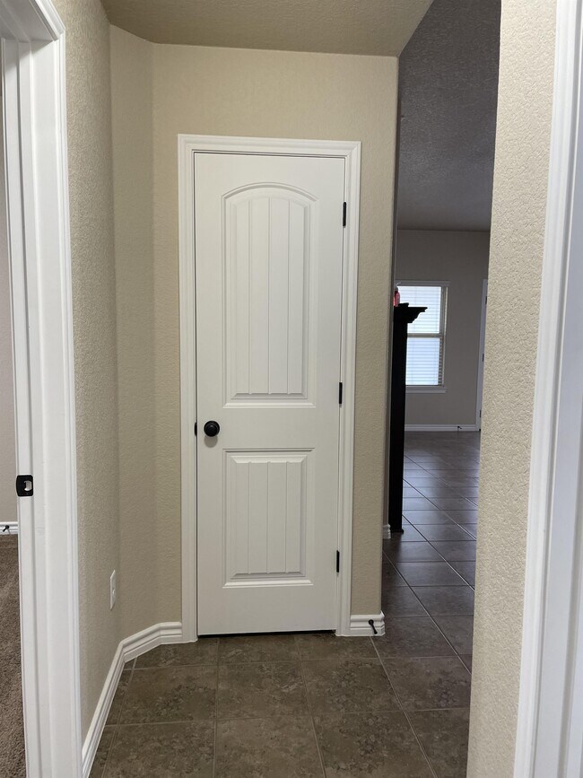 Building Photo - 1713 Risen Star Ln