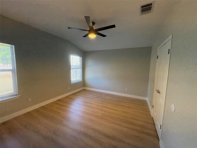 Building Photo - 1207 Shaun Dr