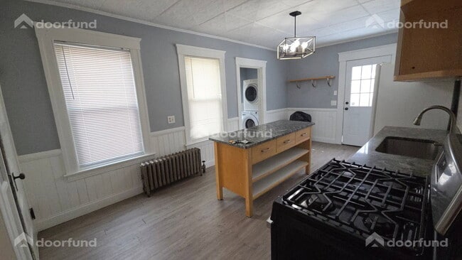 Building Photo - 121 Delmont Ave