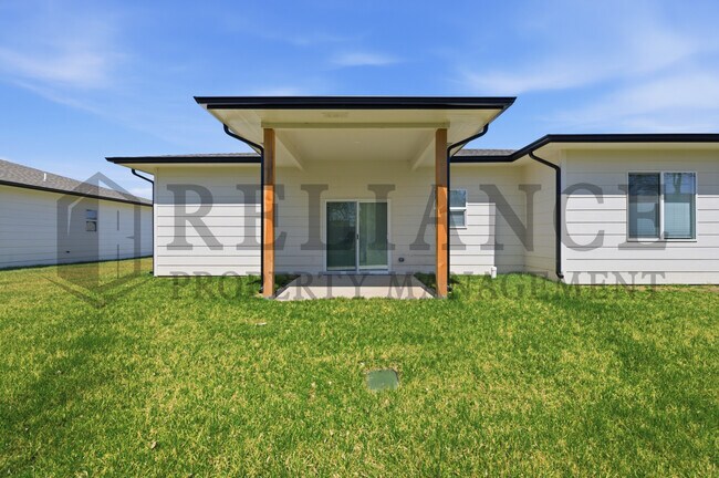 Building Photo - 619 Elmwood St