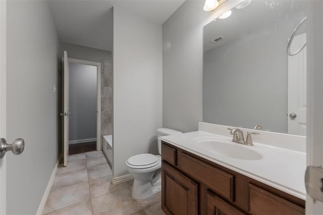 Building Photo - 2945 Mandalay Dr