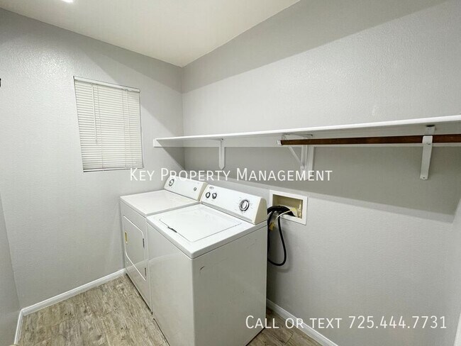 Building Photo - 605 Sonoran Heights Ave