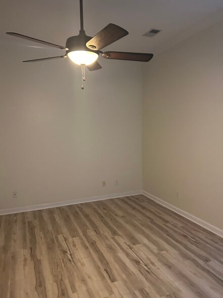 Building Photo - 4 Yacht Club Dr