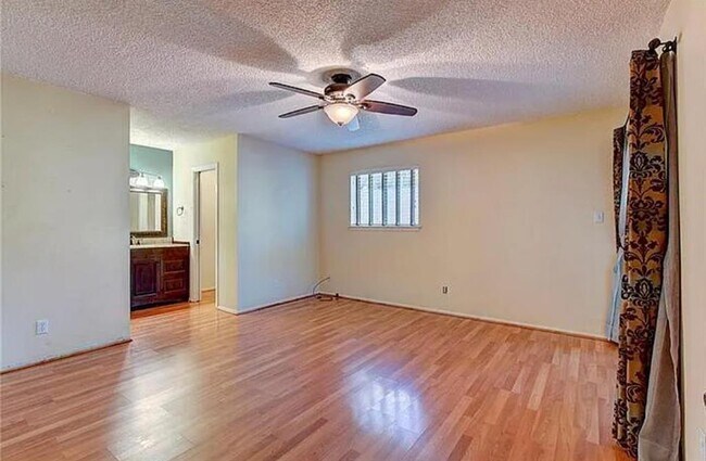 Building Photo - 7008 Grove Crest Dr