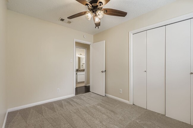 Building Photo - 5313 Basswood Ln