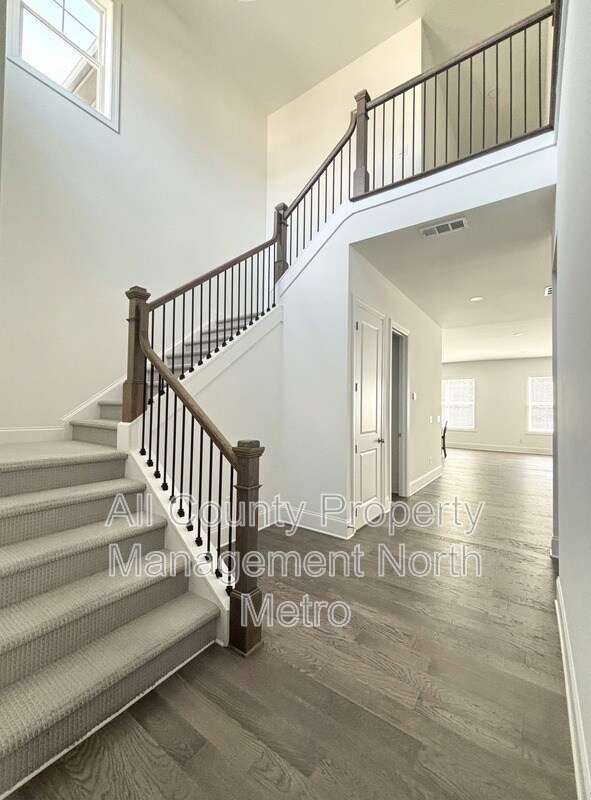 Building Photo - 382 Tillman Pass