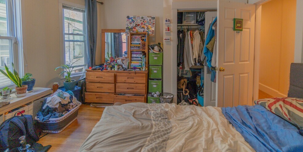 Building Photo - 364 Highland Ave