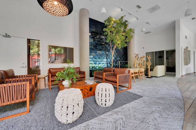 Building Photo - 355 Berry St