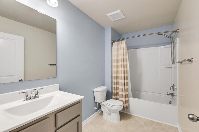Building Photo - Updated Holly Ridge Home!