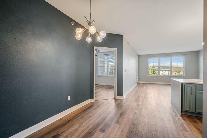 Building Photo - 4110 S Lake Dr