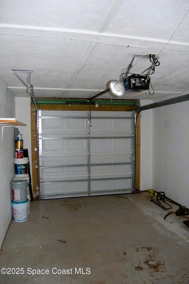 Building Photo - 360 Sabal Ave