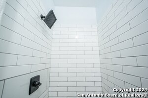 Building Photo - 555 Hansford St