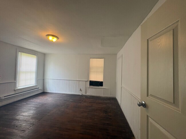 Building Photo - 871 Mulberry St