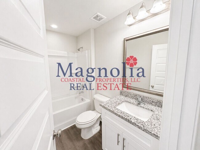 Building Photo - 3 Bedroom 2.5 Bathroom Townhome in Richmond Hill, GA