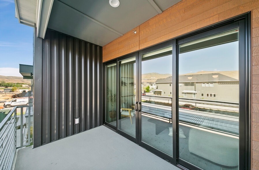 Private Patio - 4340 E Haystack St