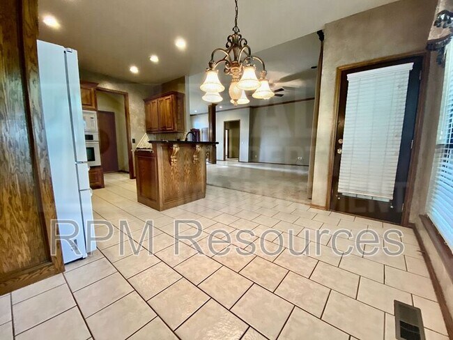 Building Photo - 216 Castle Rock Rd