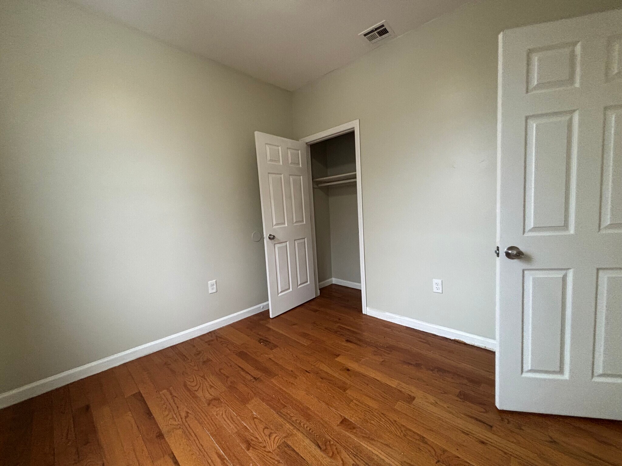 Building Photo - 386 Badger Ave