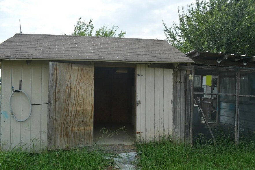 Building Photo - 306 E Cook St