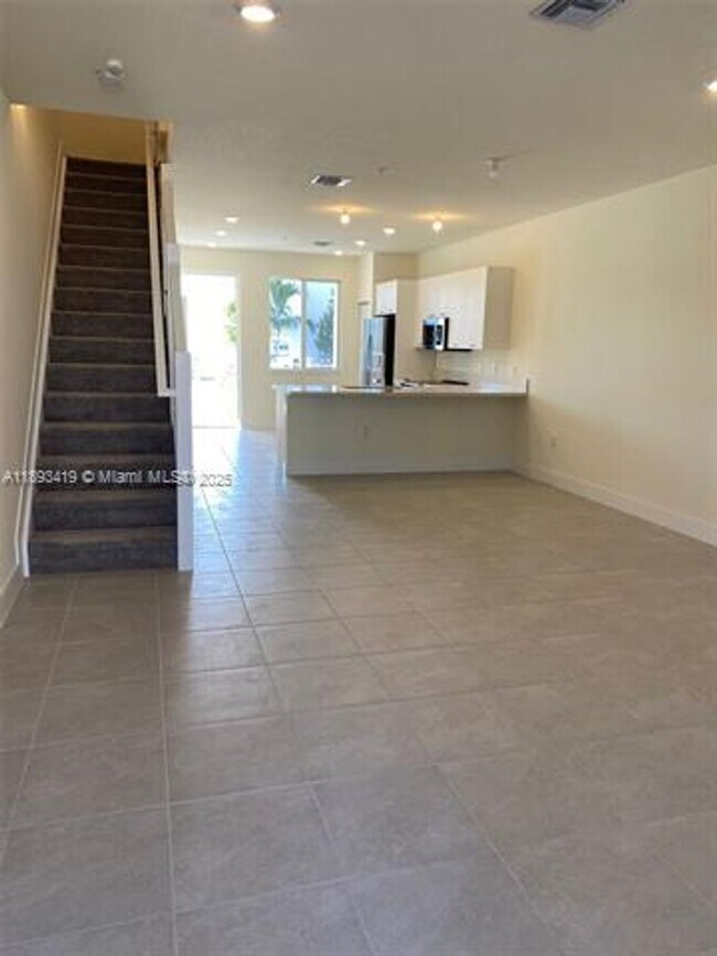 Building Photo - 10250 NW 66th St