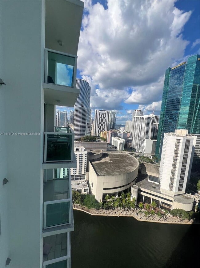 Building Photo - 31 SE 5th St