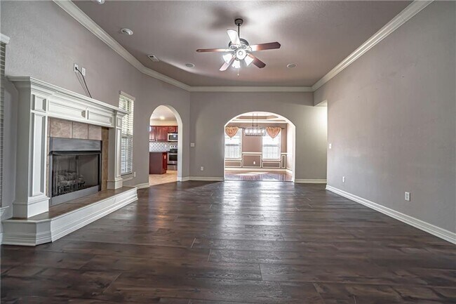 Building Photo - 3725 Glenbrook Loop