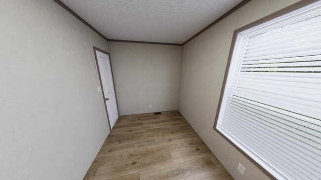 Building Photo - 5498 Toms Pl