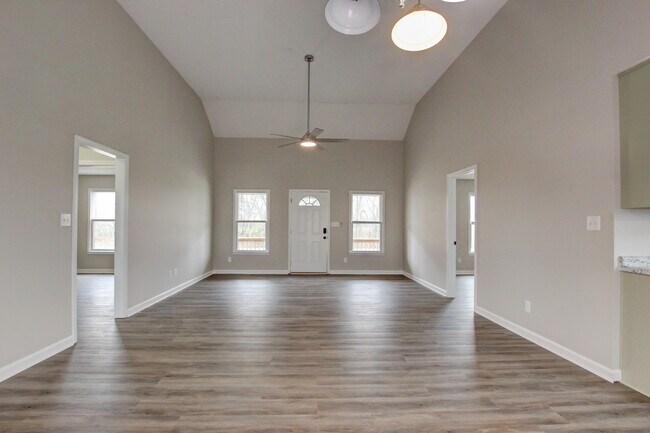 Building Photo - 2481 Clarksville Rd