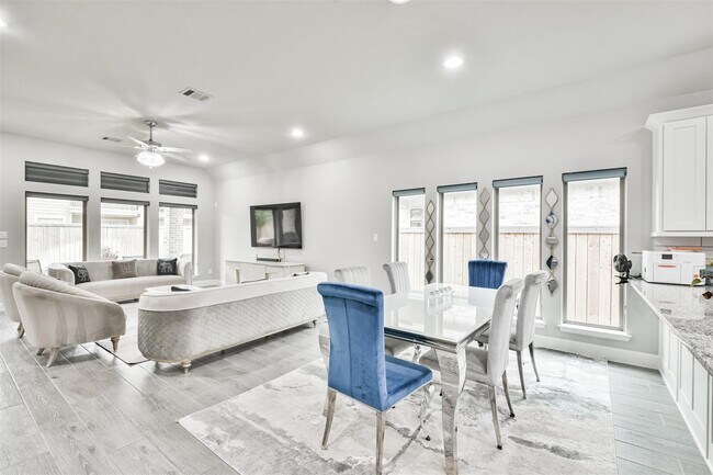 Building Photo - 15018 Concho River Wy