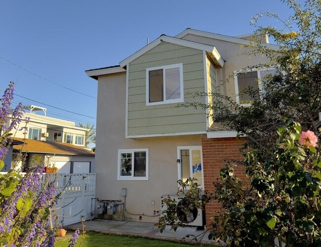 Building Photo - 731 Beryl St