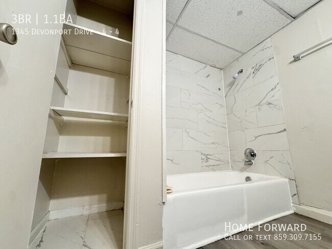 Building Photo - 1345 Devonport Dr