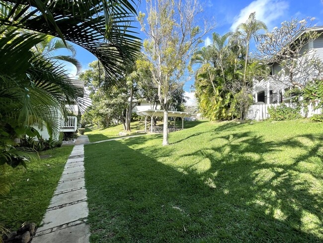 Building Photo - Updated 2-Bedroom Condo in Prime South Kihei Location in Keonekai Villages