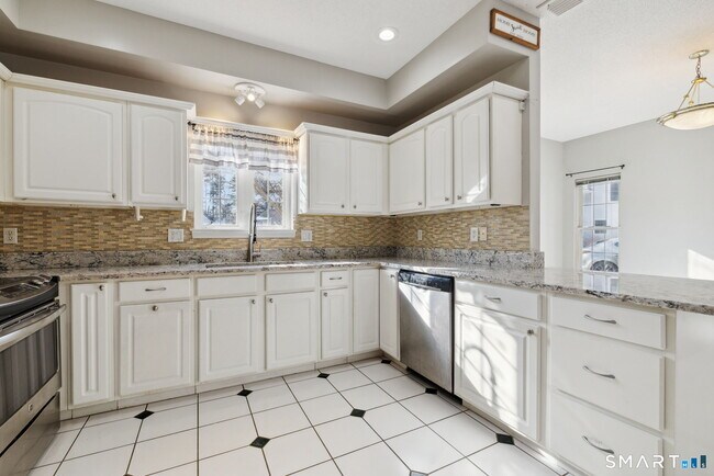 Building Photo - 65 Fitch Meadow Ln