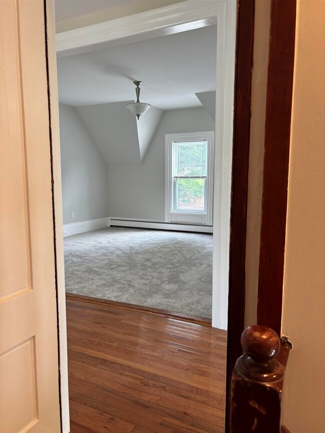 Building Photo - 92 Ashland St