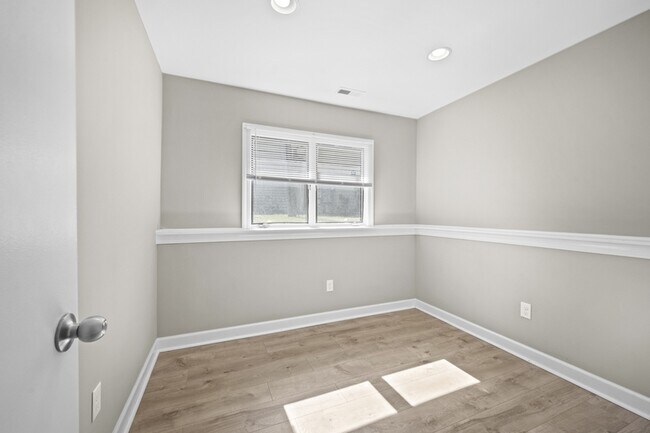 Building Photo - 602 Millard Ave