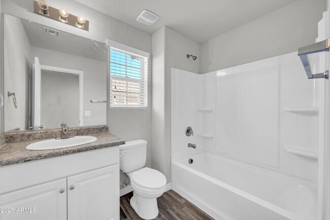 Building Photo - 935 E Agua Fria Ln