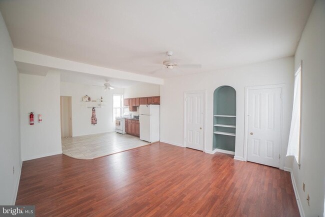 Building Photo - 2422 Poplar St