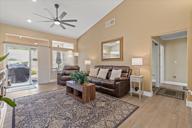 Building Photo - Beautifully Updated 2bd Sun City Summerlin Home with Resort-Style Amenities