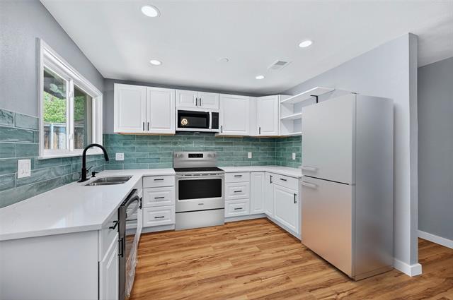 Building Photo - 1401 La Salle Dr