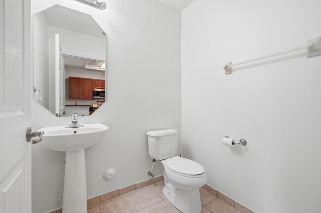 Building Photo - 4501 Mimosa Terrace