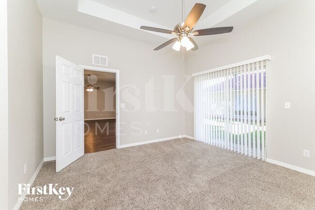 Building Photo - 452 Bay Leaf Dr