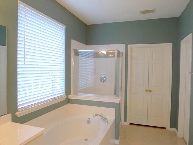 Building Photo - 22610 Cascade Springs Dr
