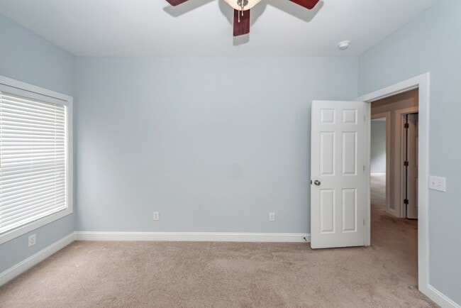 Building Photo - 4 Bedroom, 2.5 Bathroom Home in Reminisce ...