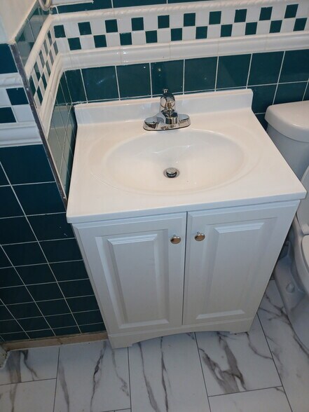 Brand new vanity - 1200 Commonwealth Ave