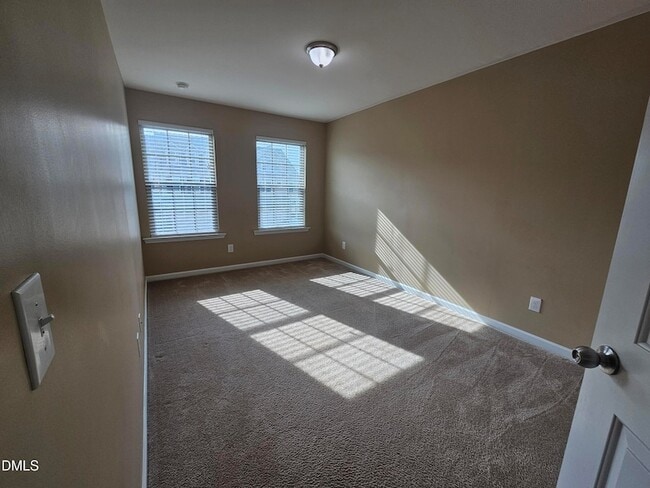 Building Photo - 30 Reunion Ct