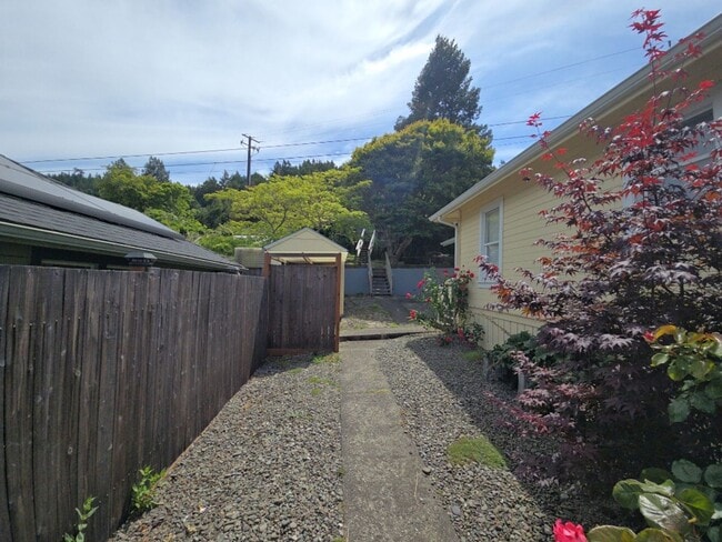 Building Photo - Beautifully remodeled 2BD/1BA Scotia home